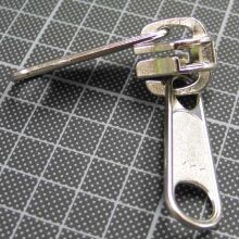 YKK Reißverschluss Doppelgriff-Schieber | 10mm | 10C DWL