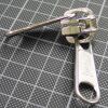 YKK Reißverschluss Doppelgriff-Schieber | 10mm | 10C DWL