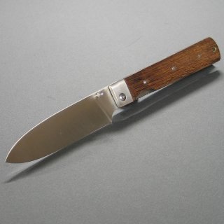 Messer für die Outdoorküche mit breiter Klinge